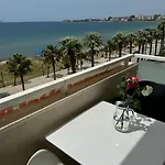 Seaside Oasis In דירה