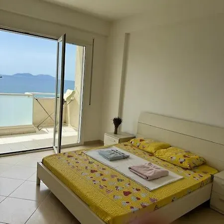 Seaside Oasis In アパート