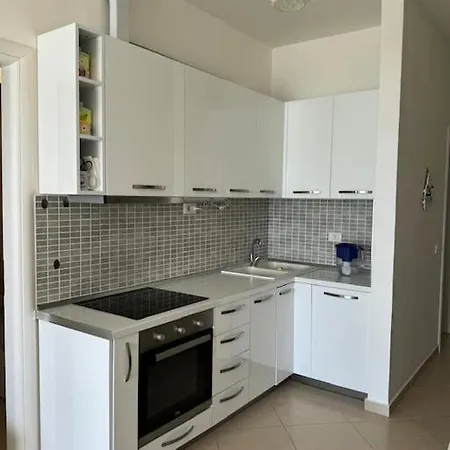 Apartment Seaside Oasis In Vlorë